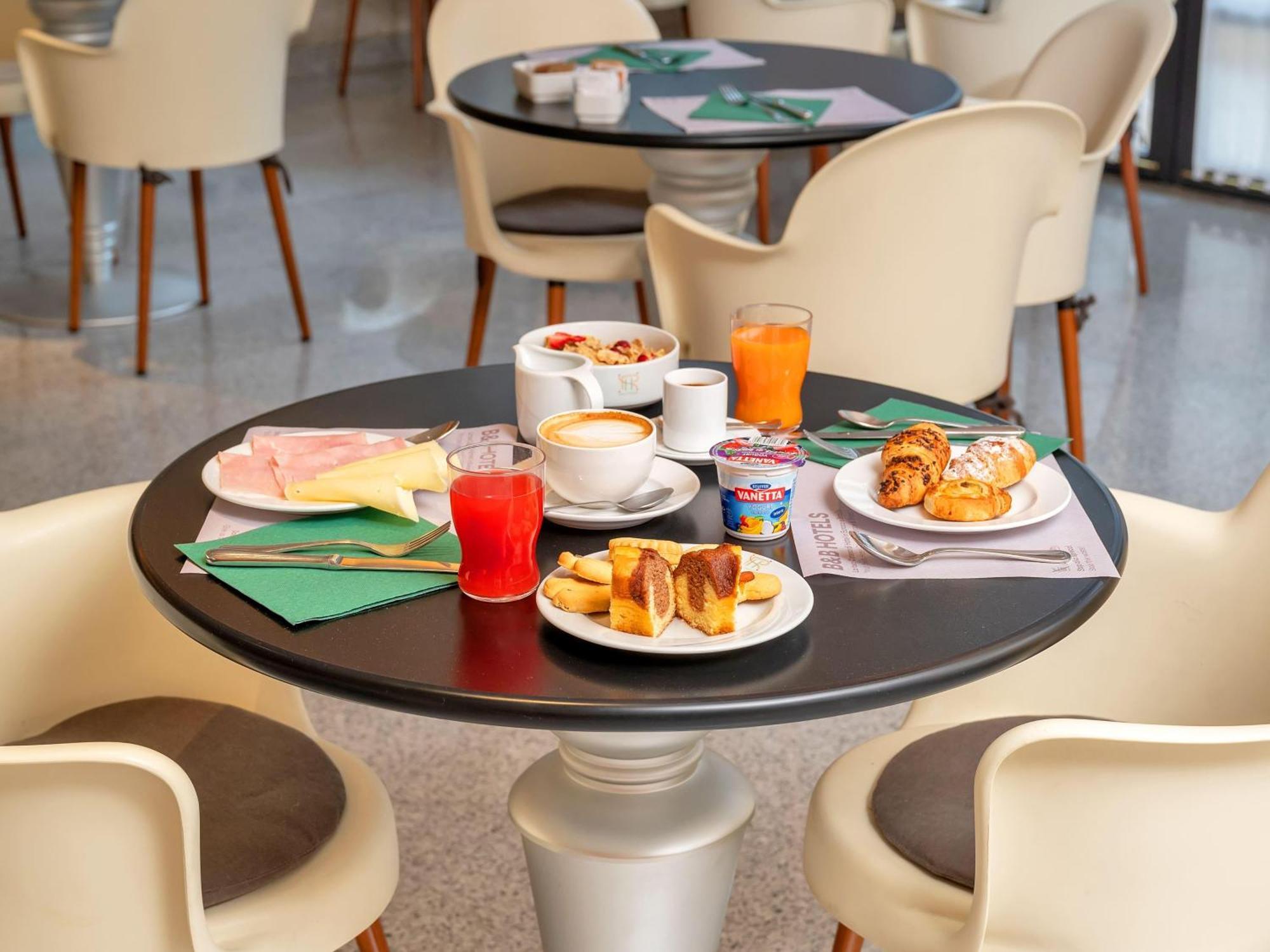 B&B Hotels Hotel Prestige Ornago Esterno foto