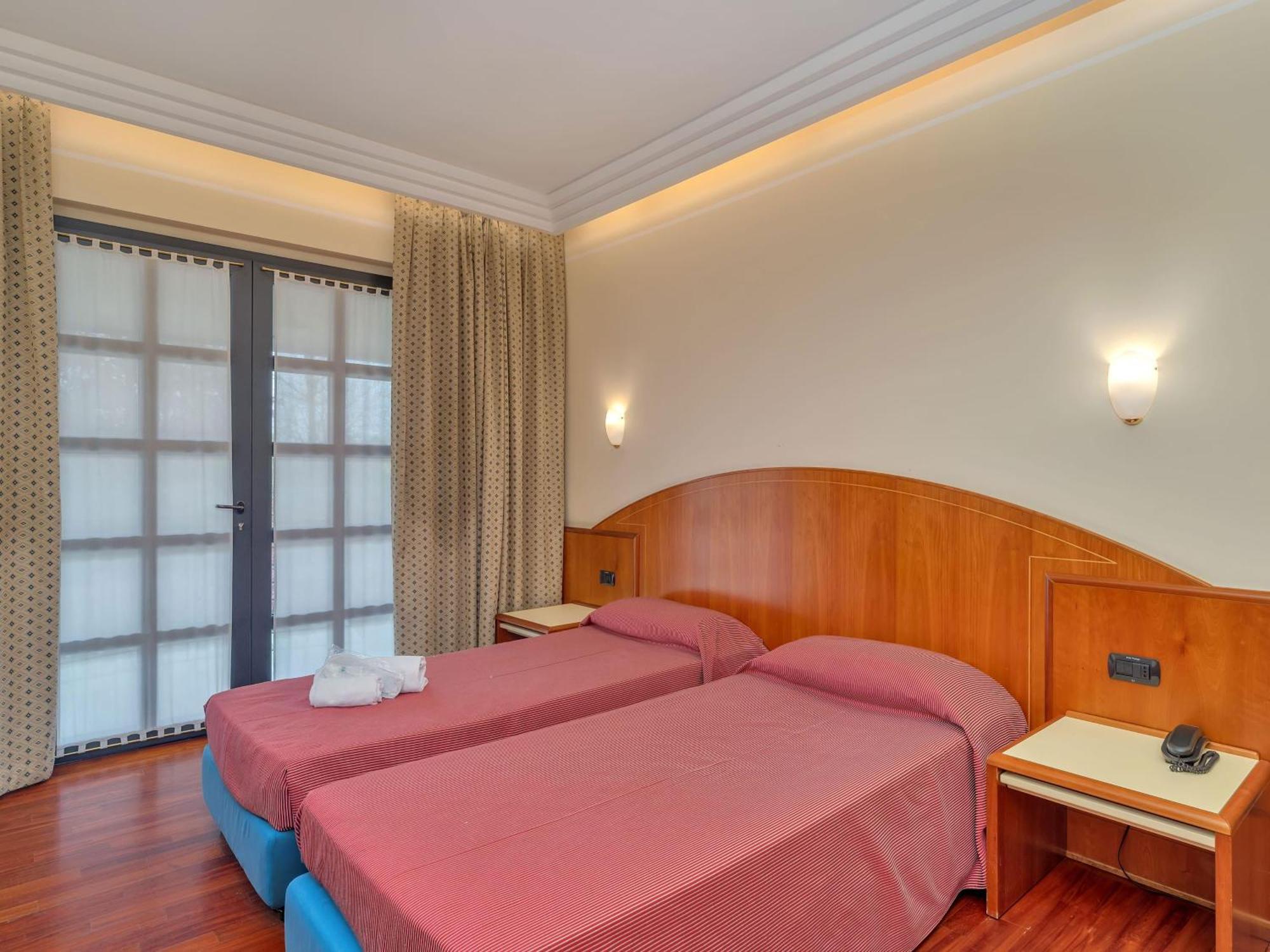 B&B Hotels Hotel Prestige Ornago Esterno foto