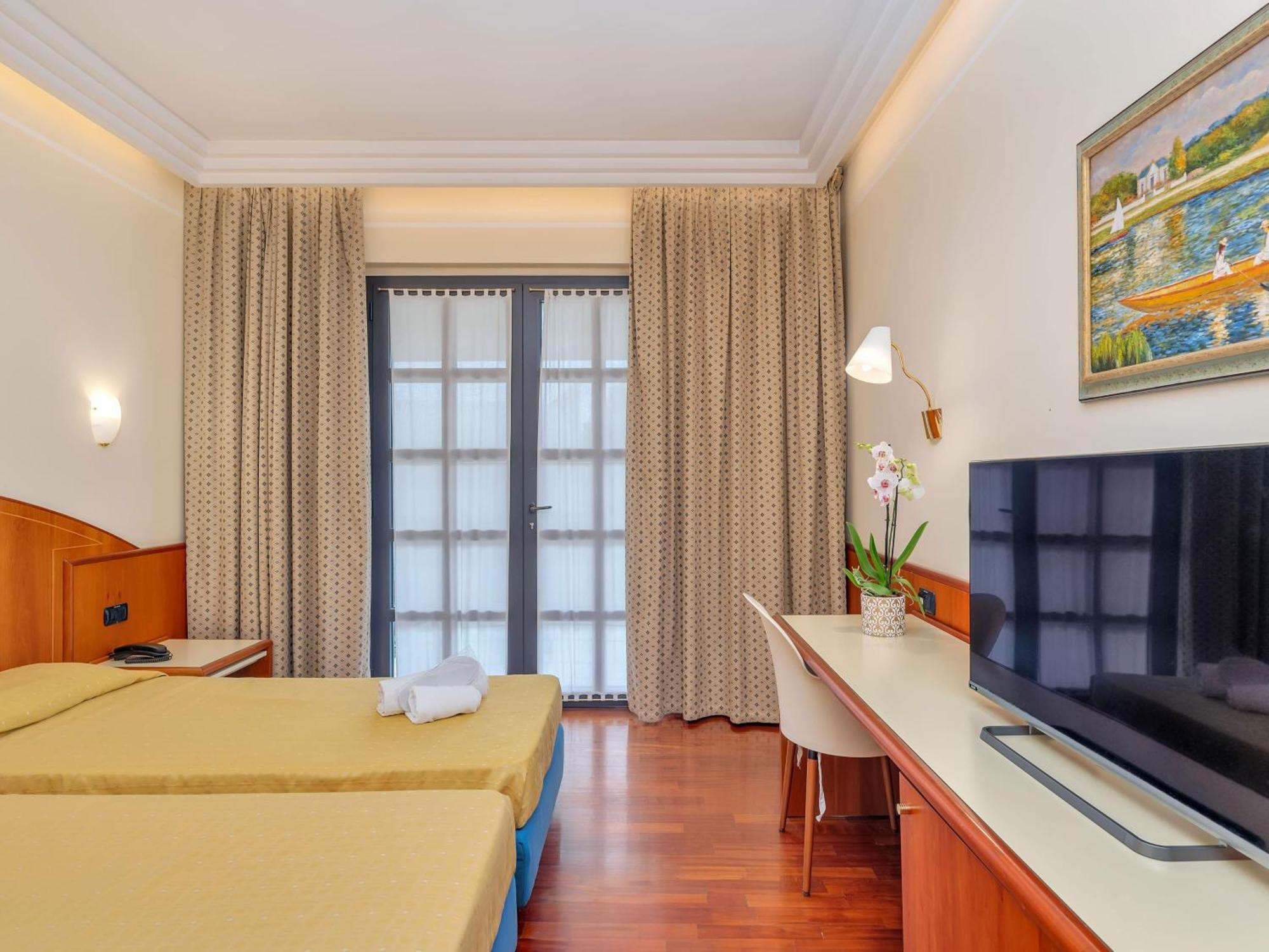 B&B Hotels Hotel Prestige Ornago Esterno foto
