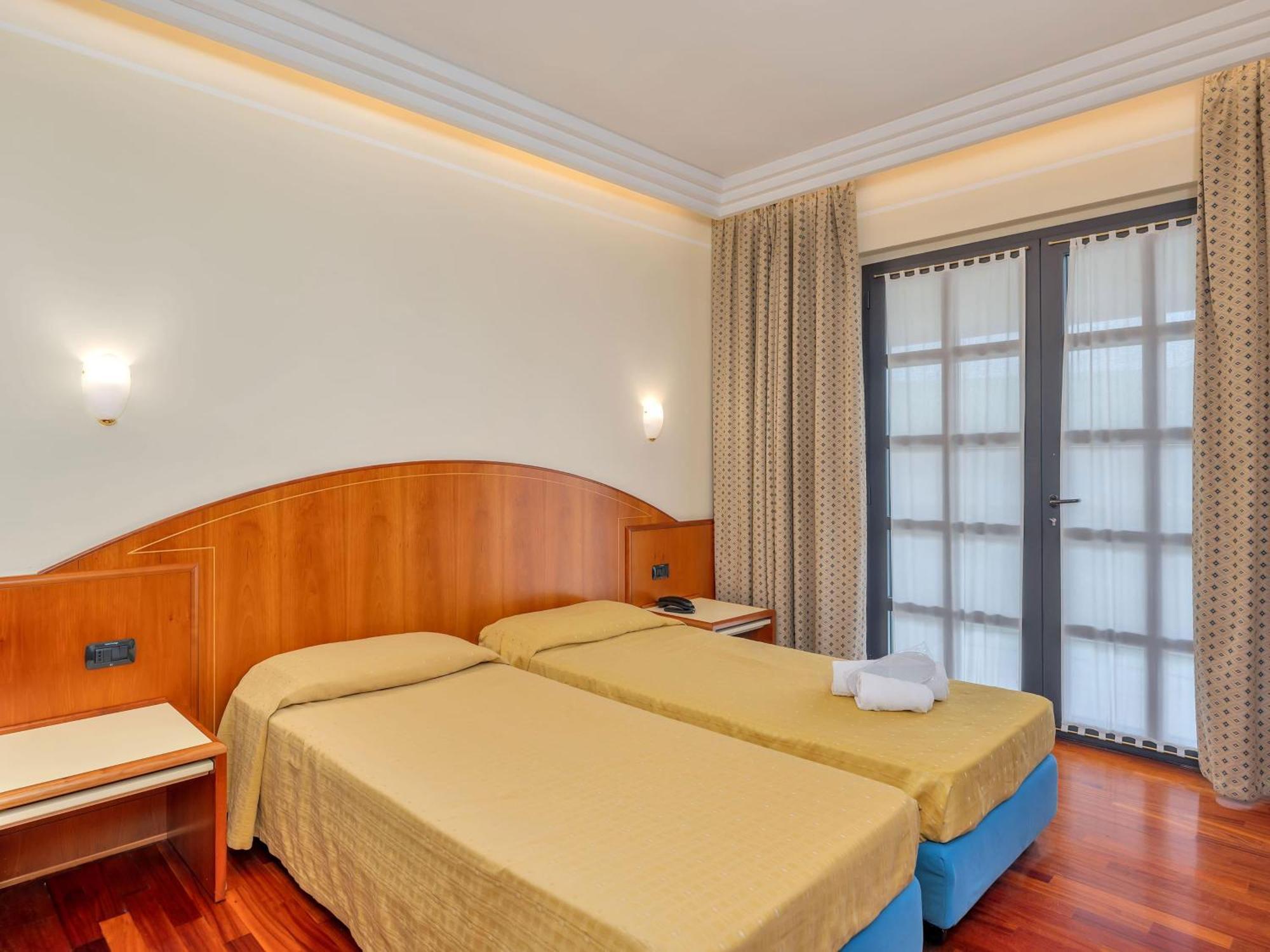 B&B Hotels Hotel Prestige Ornago Esterno foto
