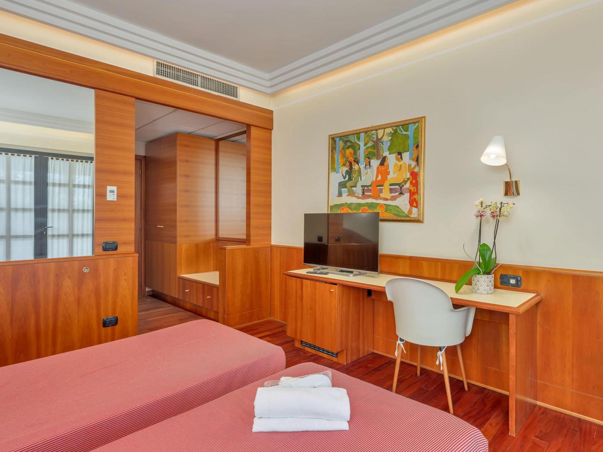 B&B Hotels Hotel Prestige Ornago Esterno foto