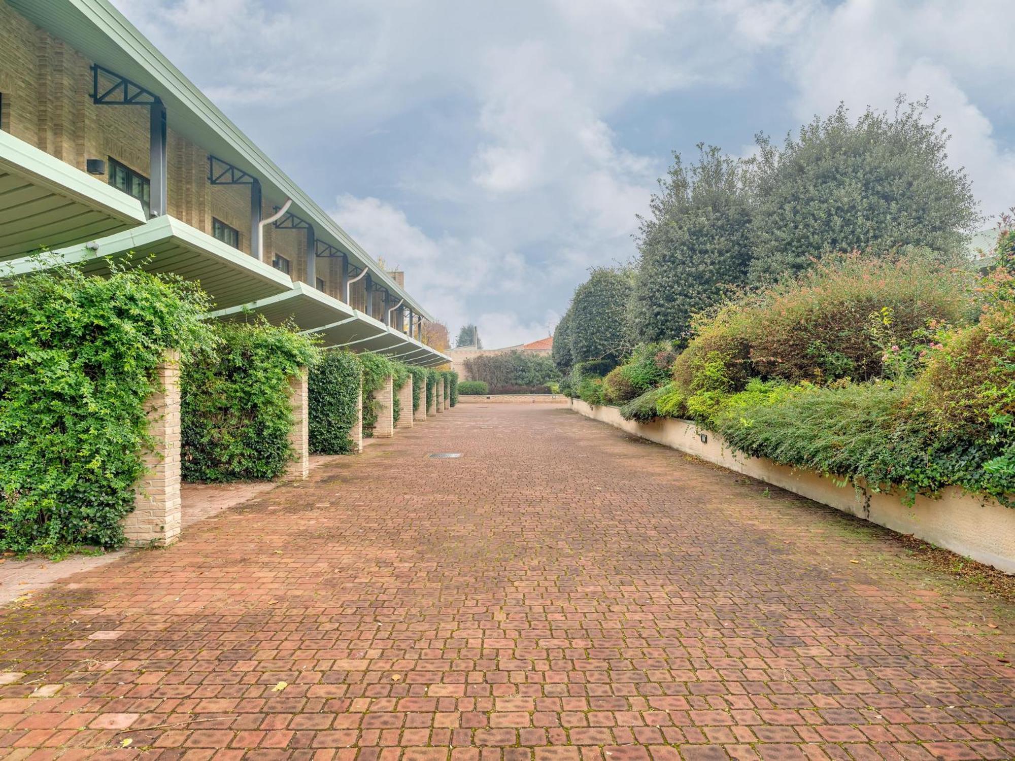 B&B Hotels Hotel Prestige Ornago Esterno foto
