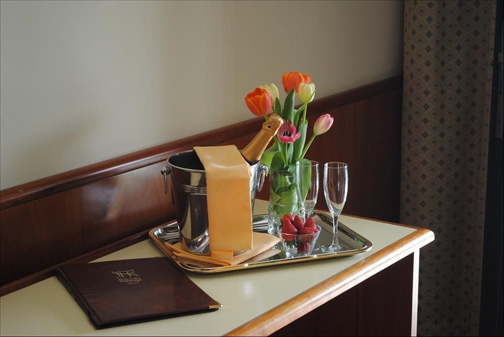 B&B Hotels Hotel Prestige Ornago Esterno foto