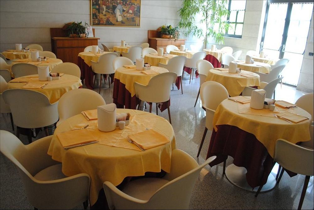 B&B Hotels Hotel Prestige Ornago Esterno foto