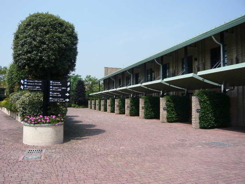 B&B Hotels Hotel Prestige Ornago Esterno foto