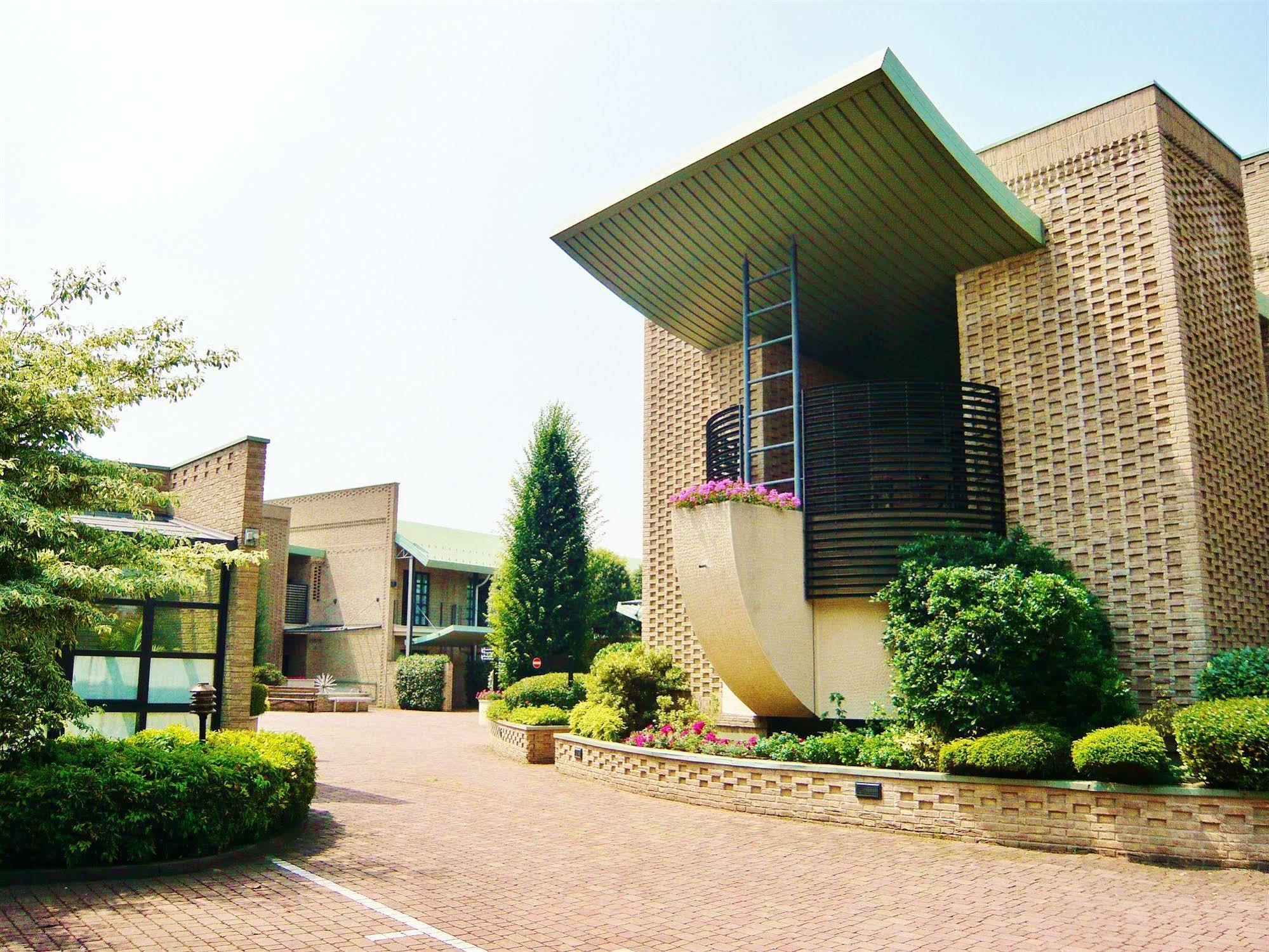 B&B Hotels Hotel Prestige Ornago Esterno foto