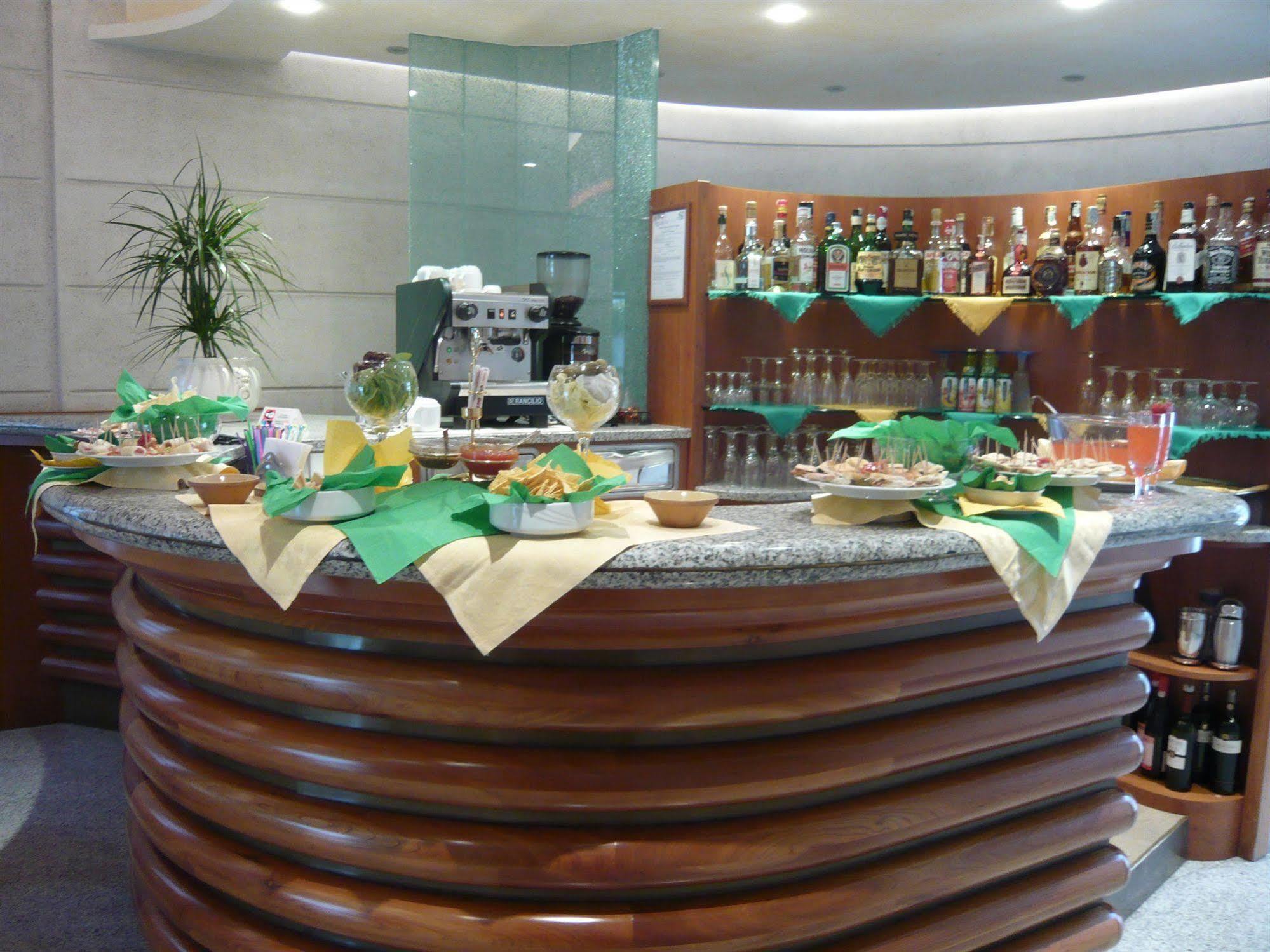 B&B Hotels Hotel Prestige Ornago Esterno foto