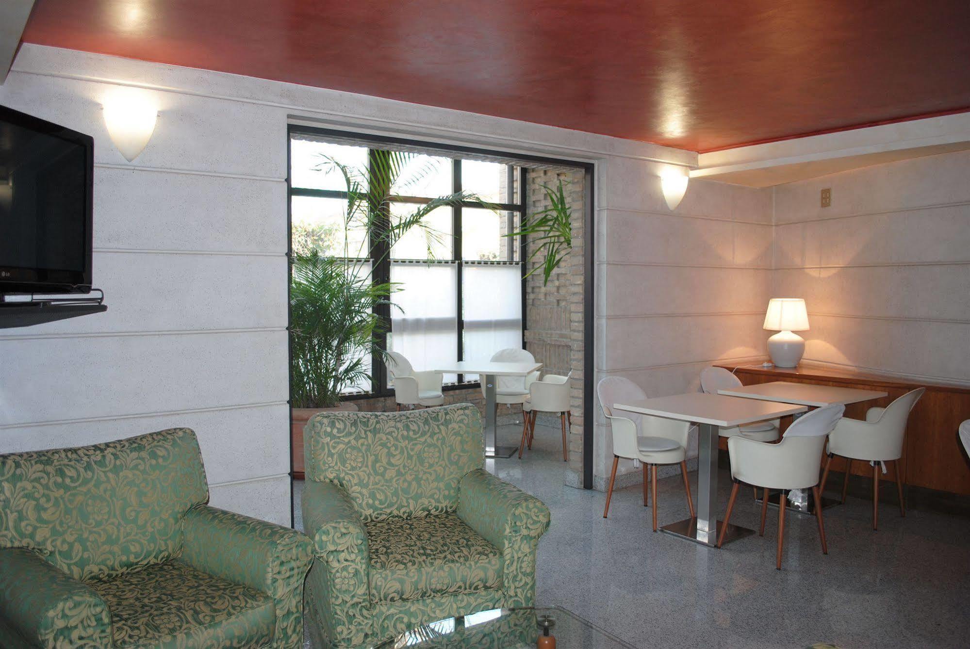 B&B Hotels Hotel Prestige Ornago Esterno foto